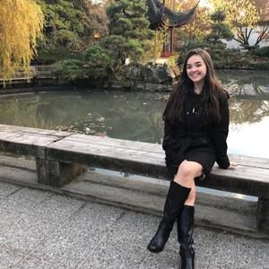 Meet your Posher, Madeleine